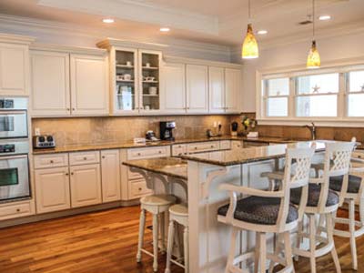 Things To Do https://oceanfrontcottage.icnd-cdn.com/images/thingstodo/personal-chef-kitchens-7th-heaven-tybee-island.jpg